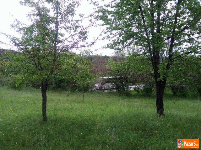 Se Prodava Objekt So Zemjiste