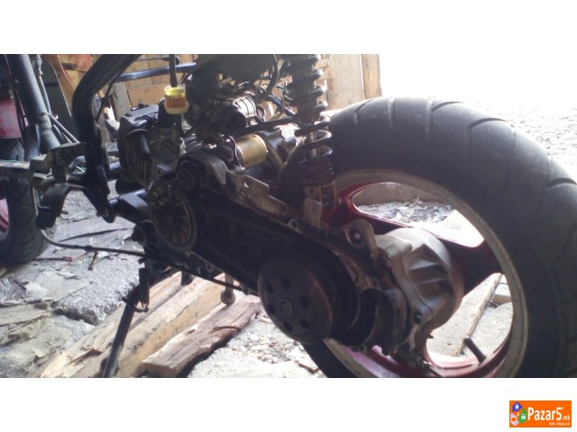 Prodavam Skuter Cel Ili Na Delovi... Hitnoo