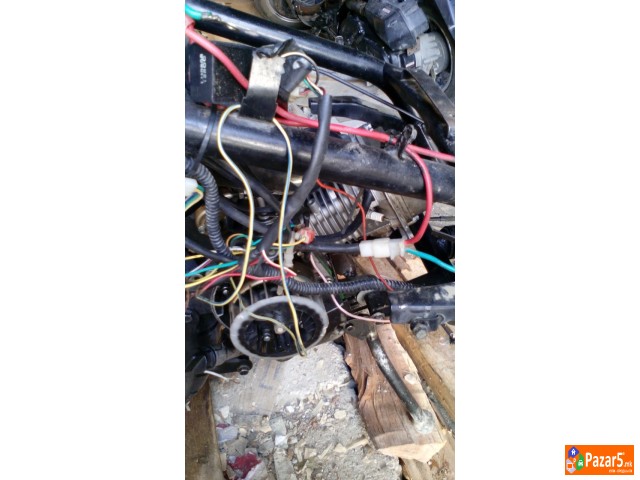 Prodavam Skuter Cel Ili Na Delovi... Hitnoo