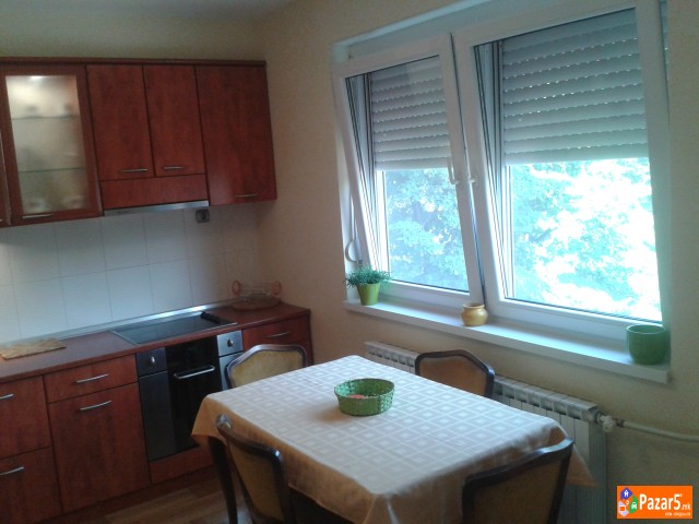 Se Iznajmuva Prekrasen Stan Vo Centar