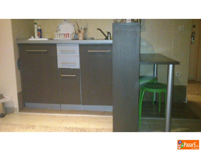 Izdavam Trokrevetna Garsonjera Ohrid