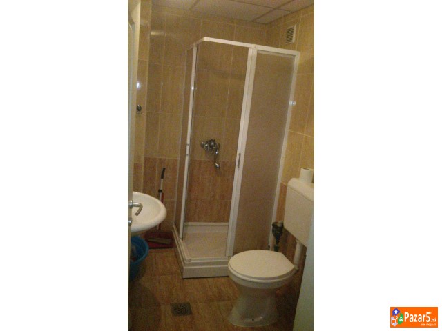 Izdavam Trokrevetna Garsonjera Ohrid