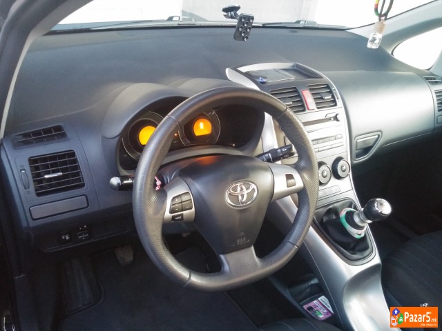 Toyota Auris Vo Odlichna Sostojba 2011