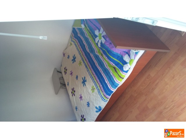 Iznajmuvam Sobi Vo Raca