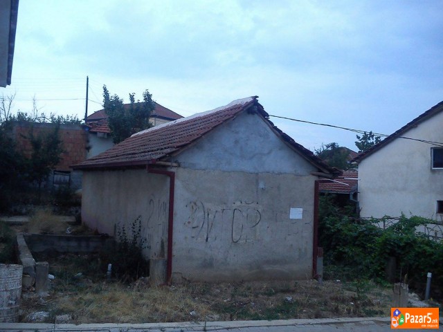 Se Prodava Kuka Vo Radovis