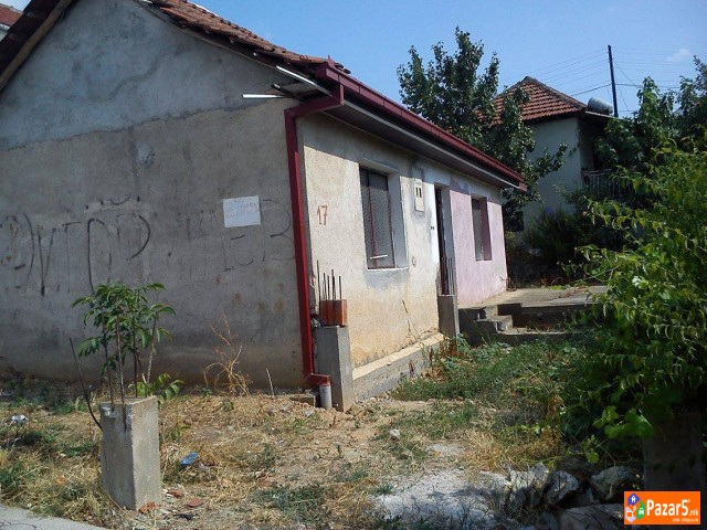 Se Prodava Kuka Vo Radovis