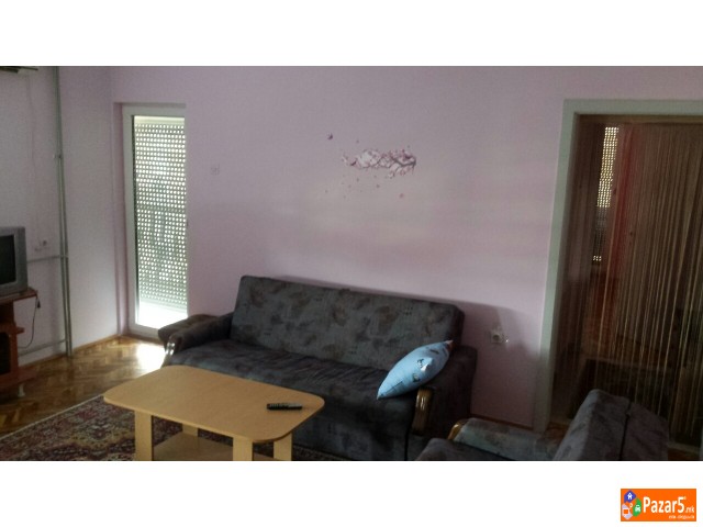 Издавам наместен стан во строг центар