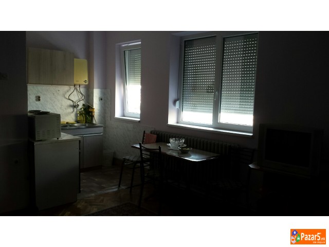 Издавам наместен стан во строг центар