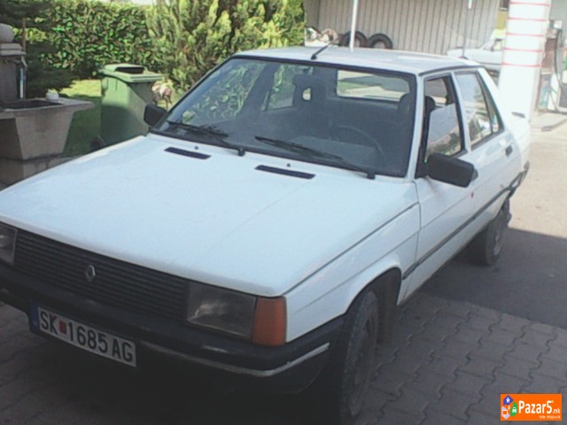 СЕ ПРОДАВА РЕНО 9