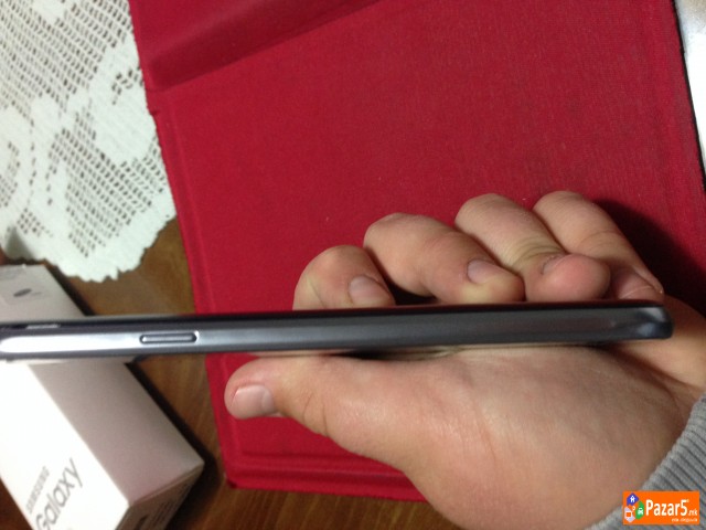 Prodavam Nov Samsung Galaxy (2016)