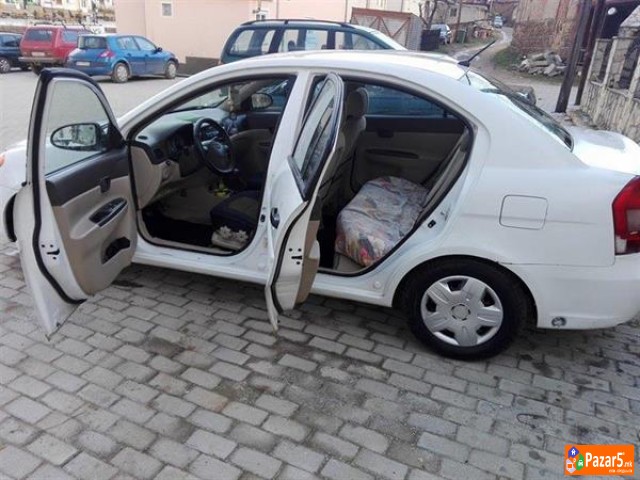 Hyundai Accent  2009god 1.4 Benzin Plin Full Moze 