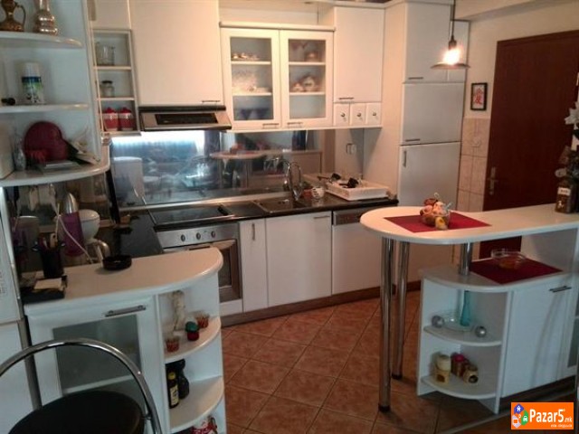 Se Prodava Stan Od 100 M2 Vo Kisela Voda