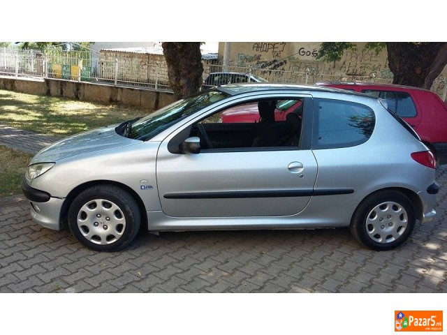 Продавам Peugeot 206 од 2004 год. со 80.000км