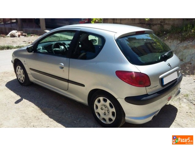 Продавам Peugeot 206 од 2004 год. со 80.000км