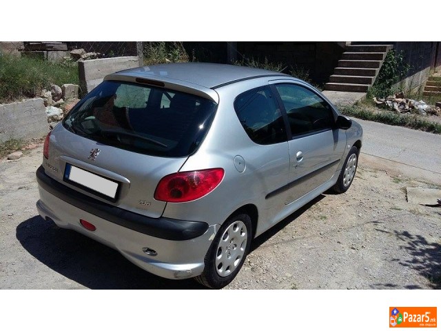 Продавам Peugeot 206 од 2004 год. со 80.000км