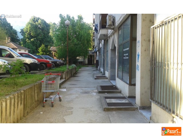 Se Prodava Deloven Prostor Vo Centar Na Tetovo