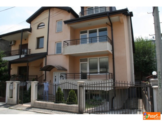 СЕ ПРОДАВА КУЌА ВО МАЏАРИ-ТРИАНГЛА - 410м2 (490eur