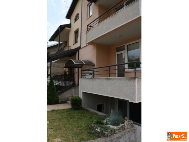 СЕ ПРОДАВА КУЌА ВО МАЏАРИ-ТРИАНГЛА - 410м2 (490eur