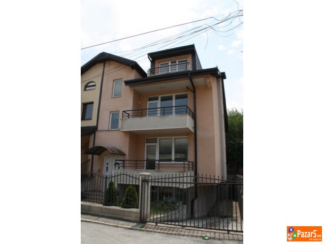 СЕ ПРОДАВА КУЌА ВО МАЏАРИ-ТРИАНГЛА - 410м2 (490eur