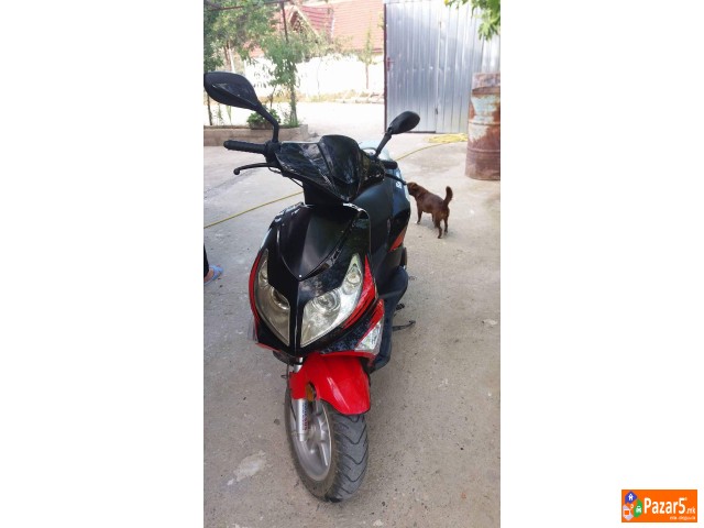 Se Prodava Vespa Boatian