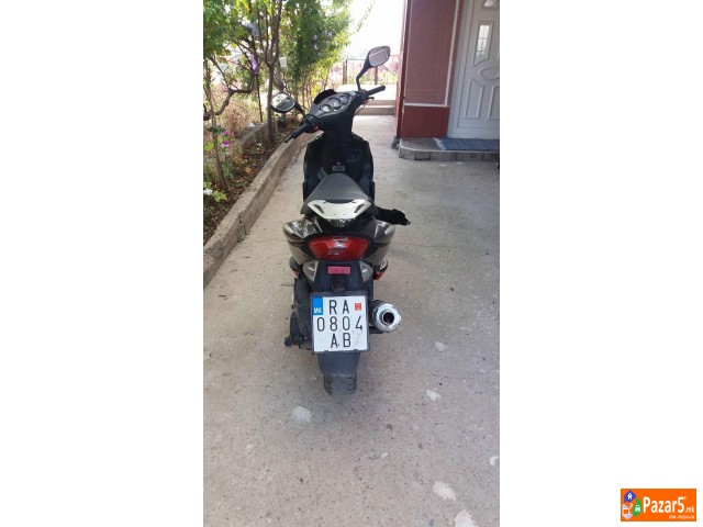 Se Prodava Vespa Boatian