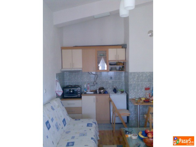  Издавам гарсоњера во Охрид-цела година