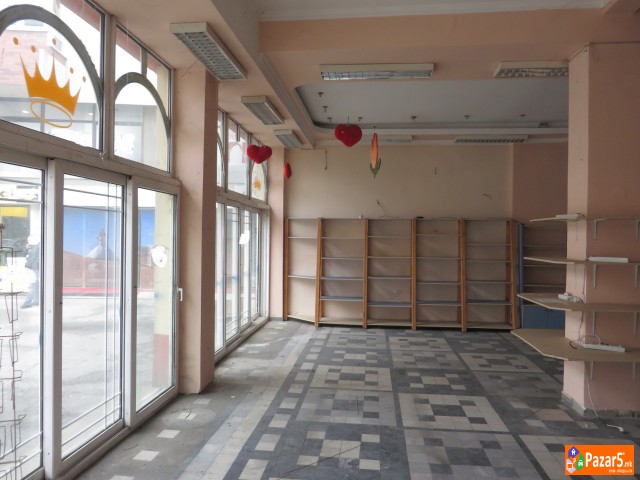 Се продава Дуќан-Деловен простор од 84m2 во Центар