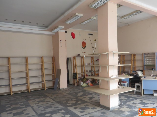 Се продава Дуќан-Деловен простор од 84m2 во Центар