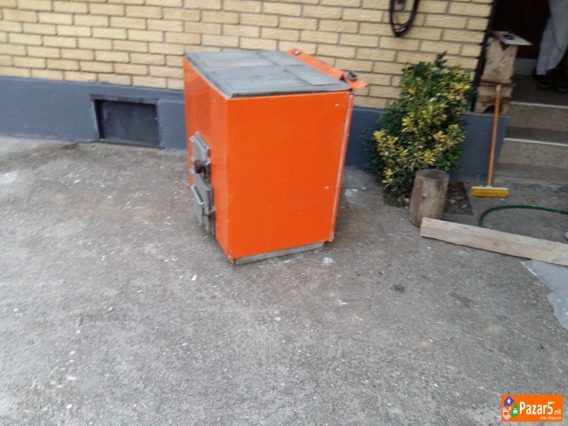 Продавам котел за парно 24КВ