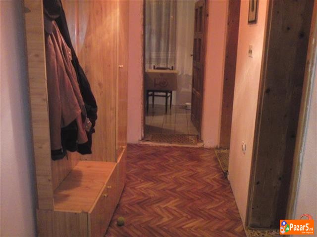 ИТНО ПРОДАВАМ КУЌА СО ДУЌАН НА ОДЛИЧНА ЛОКАЦИЈА!