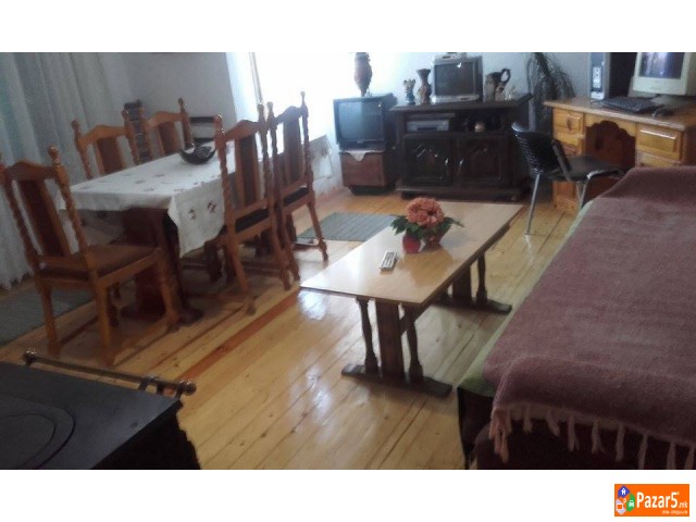 ИТНО ПРОДАВАМ КУЌА СО ДУЌАН НА ОДЛИЧНА ЛОКАЦИЈА!