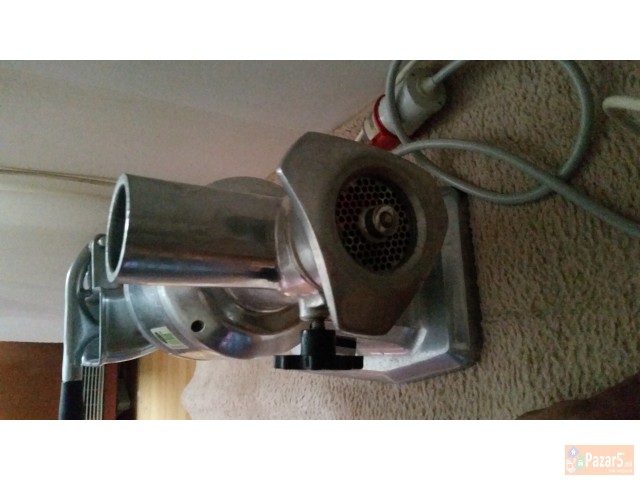 Masina Za Melejne Meso I Ostrejne Nozevi