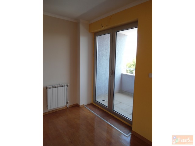 Се продава Стан новоградба од 111m2,кај Млечен