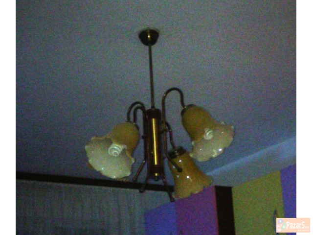 Продавам 2 лустери!