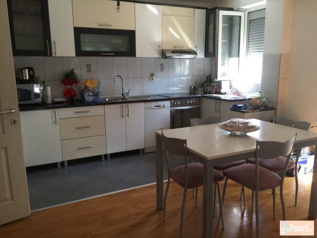 Се продава стан 58m2 во Охрид