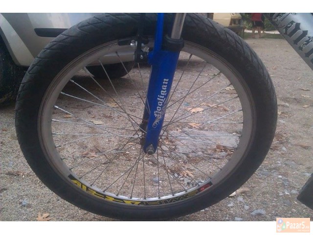 Се продава екстра точак за 2000денари !!!