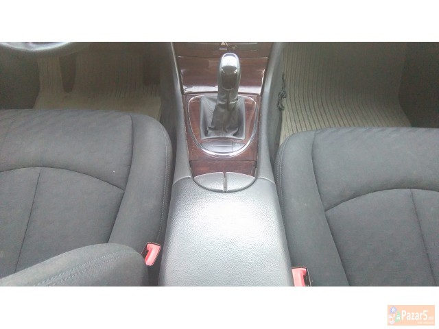 Mercedes E 220 2004 God
