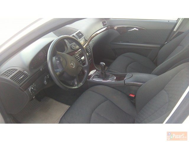 Mercedes E 220 2004 God