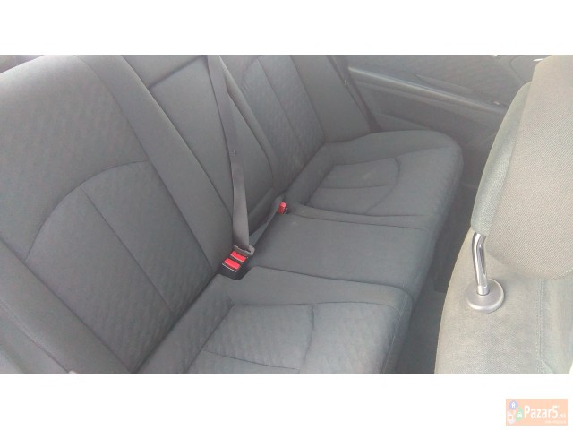 Mercedes E 220 2004 God