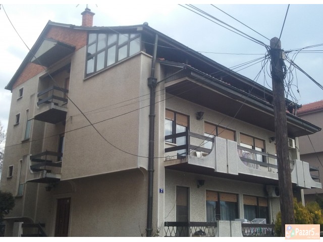 Спродава куќа од 500m2+300m2 дворно место во Ѓорче