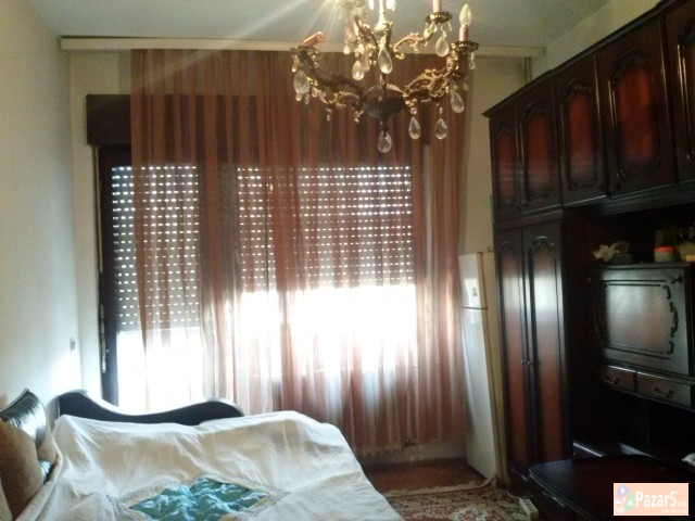 Спродава куќа од 500m2+300m2 дворно место во Ѓорче