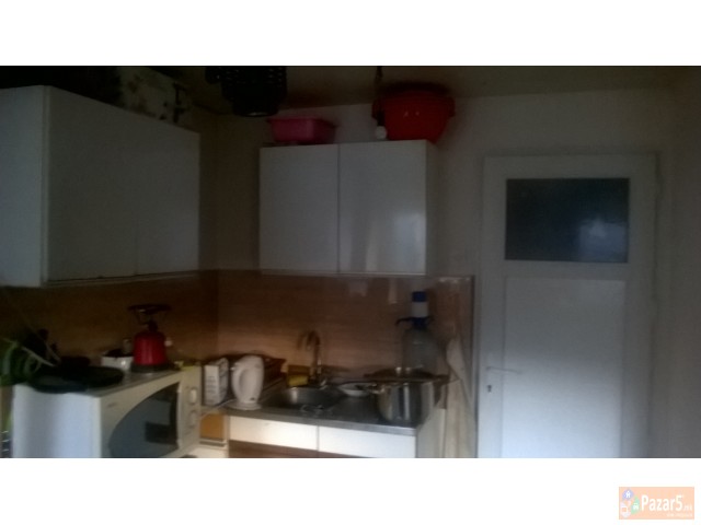 Se Prodavaat Dva Spoeni Kontineri