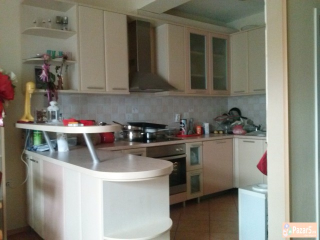 Се продава Куќа од 224m2 во населба Тафталиџе 1