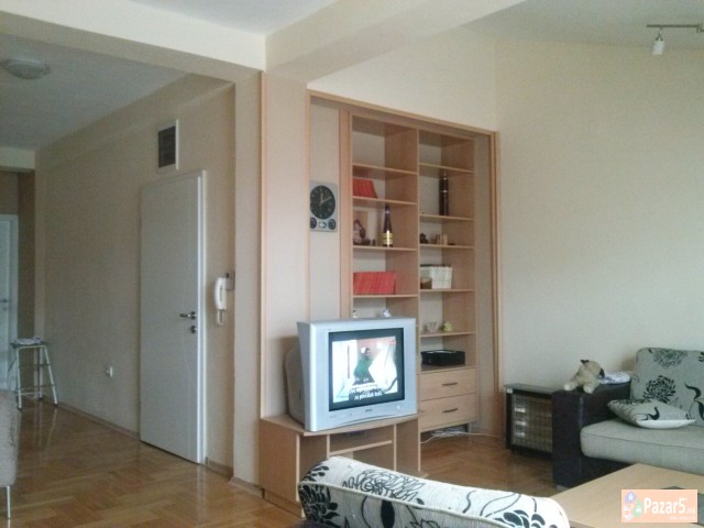 Се продава Куќа од 224m2 во населба Тафталиџе 1