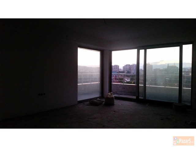 Се продава нов стан од 152m2 нас.Центар