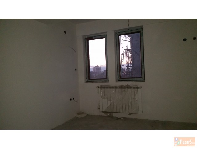 Се продава нов стан од 152m2 нас.Центар