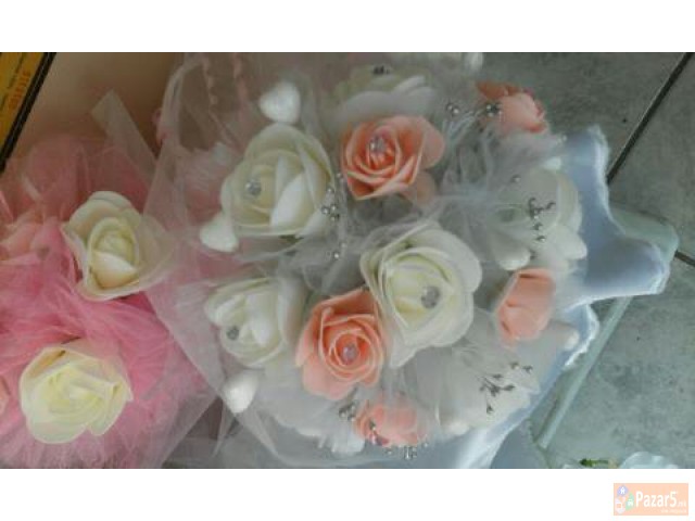 НЕВЕСТИНСКИ БУКЕТИ