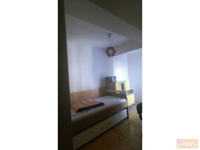 СЕ ИЗНАЈМУВА СТАН НАД УНИВЕРЗАЛНА СО ДВЕ СПАЛНИ СО