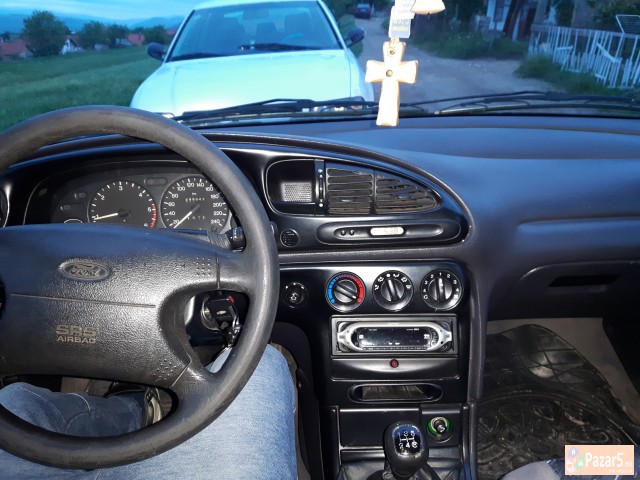 Prodavam Ford Mondeo 1.8td 99god Full Oprema