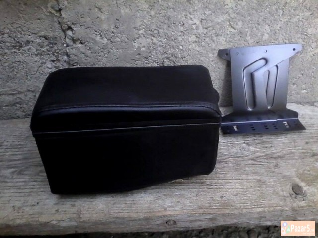 Држачи за рака за во кола по универзален стандард